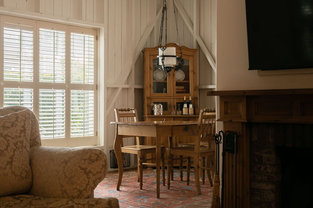 Ada Carriage Room, photo 2